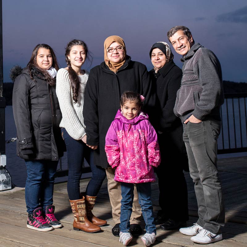 Noor Al-Anbagi and family